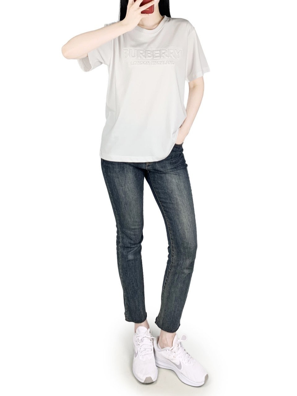 버버리 엠보로고 반팔