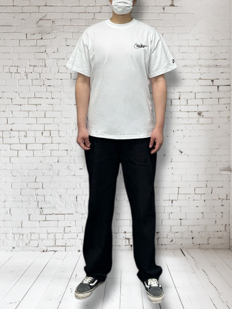 나키 레터 반팔