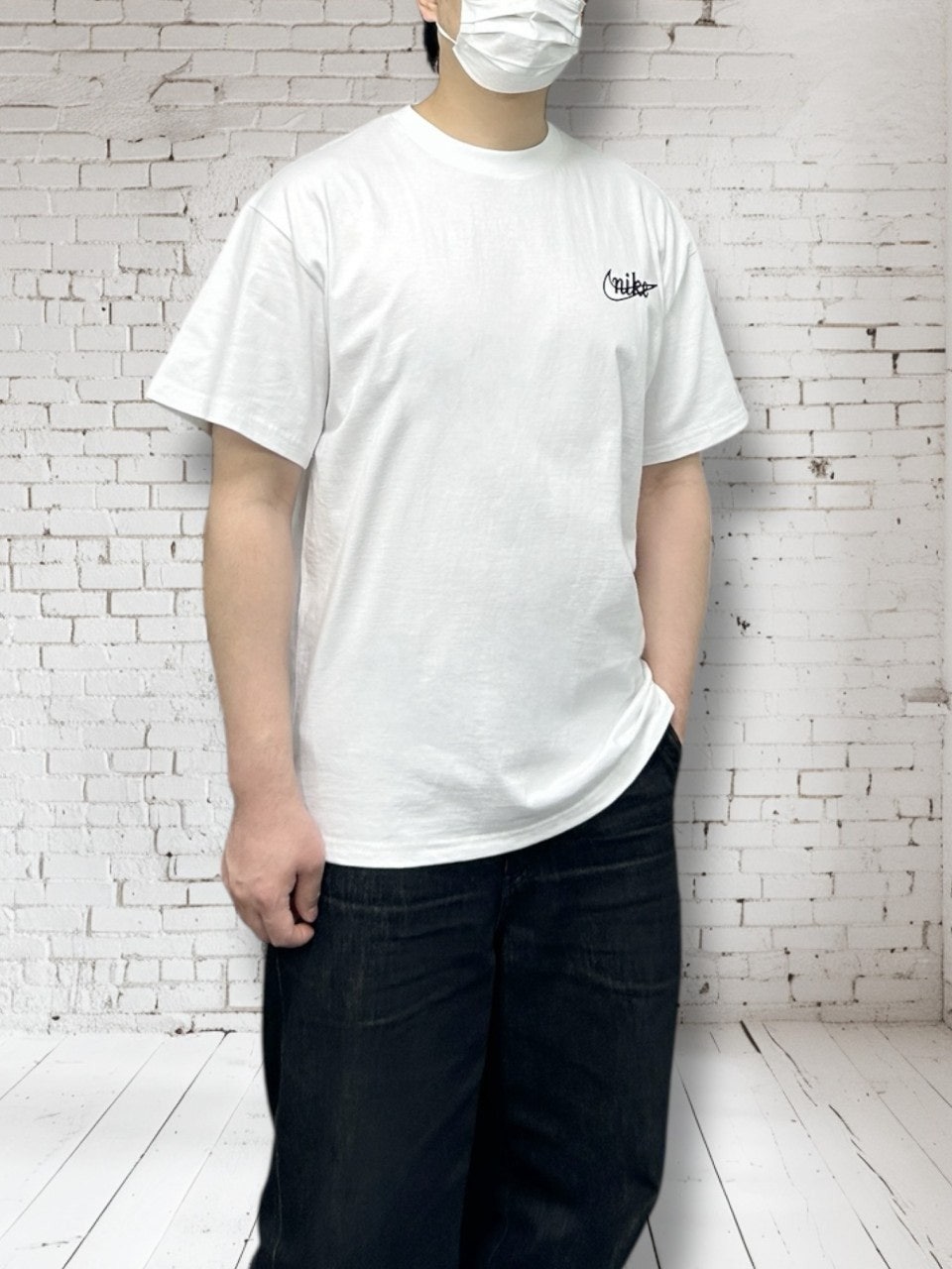 나키 레터 반팔