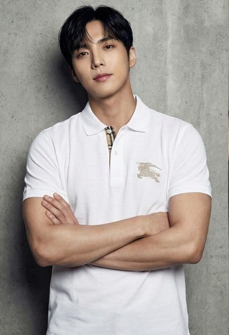 버버리 빅로고 카라 반팔