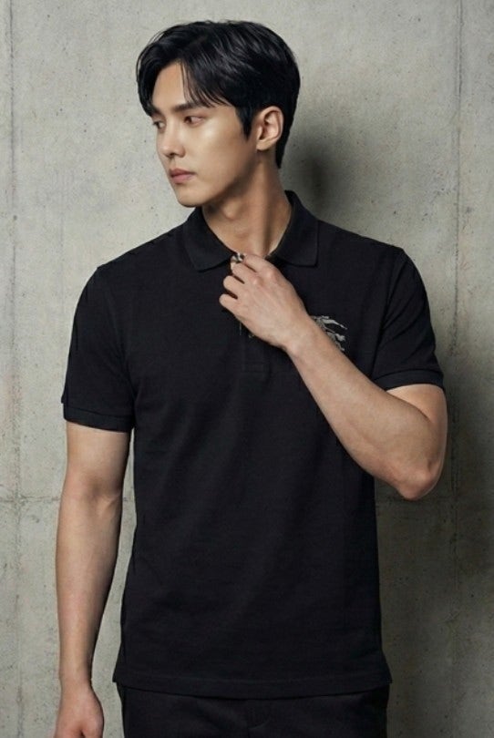 버버리 빅로고 카라 반팔