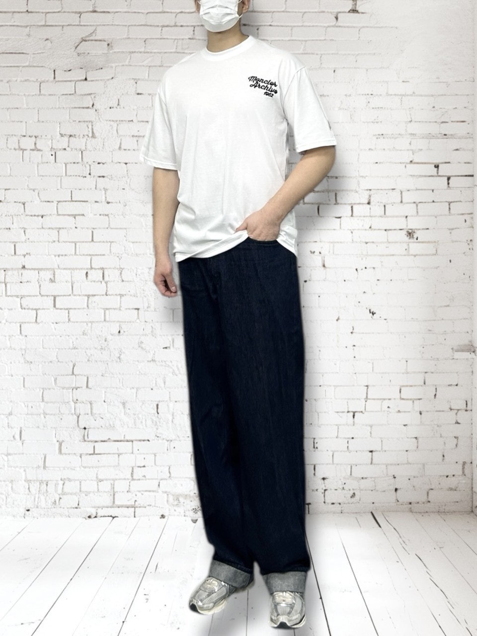 몽클 엠보싱자수 오버핏 CP 면 반팔