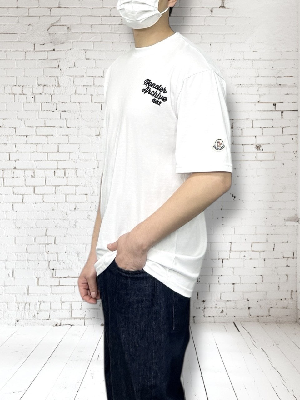 몽클 엠보싱자수 오버핏 CP 면 반팔