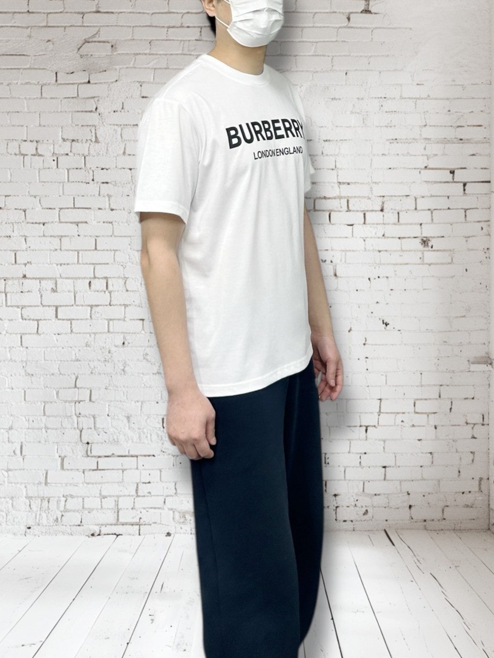버버리 프린트 로고 반팔