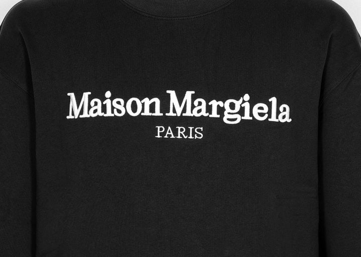 메종 로고자수 맨투맨 오버핏