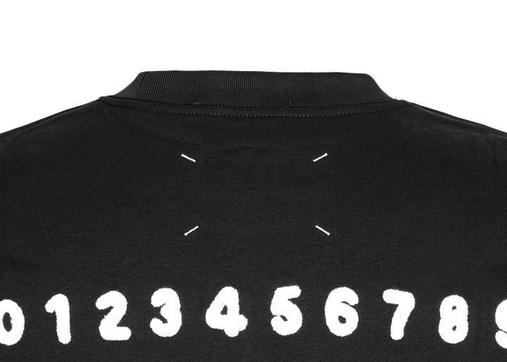 메종 로고자수 맨투맨 오버핏