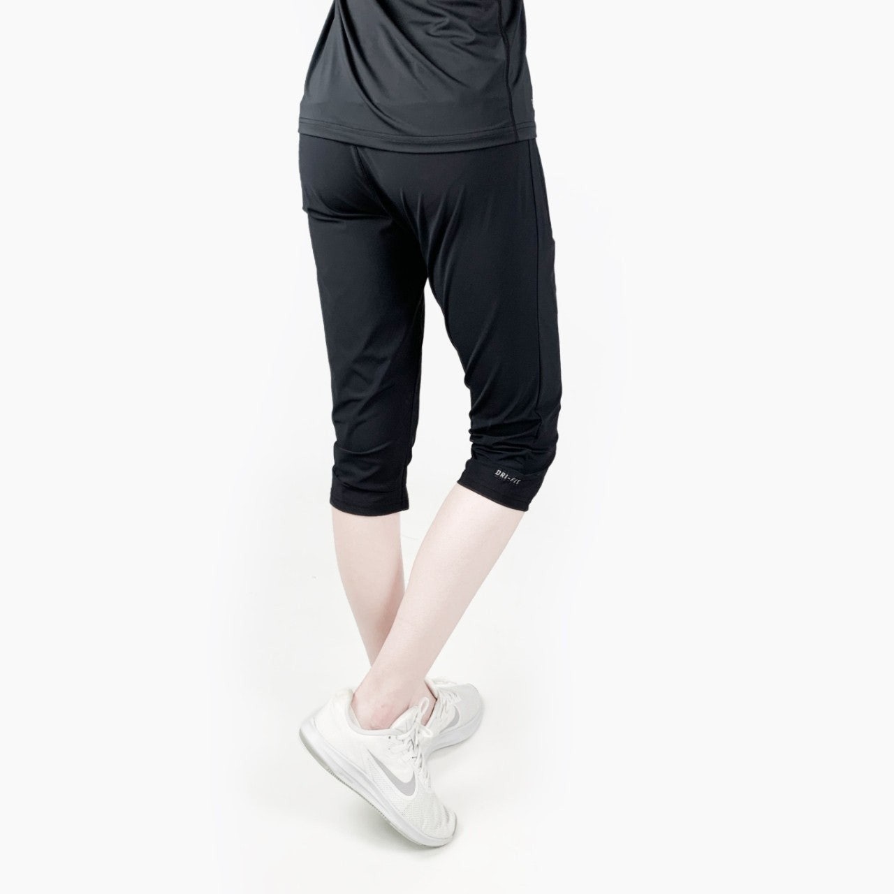 나키 오드람프 반팔-